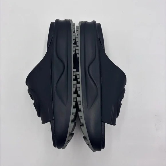 Gucci Black Slide Sandals - Picture 3 of 9